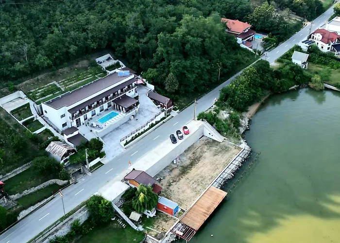 Pensiunea Rozelor Ieşelniţa